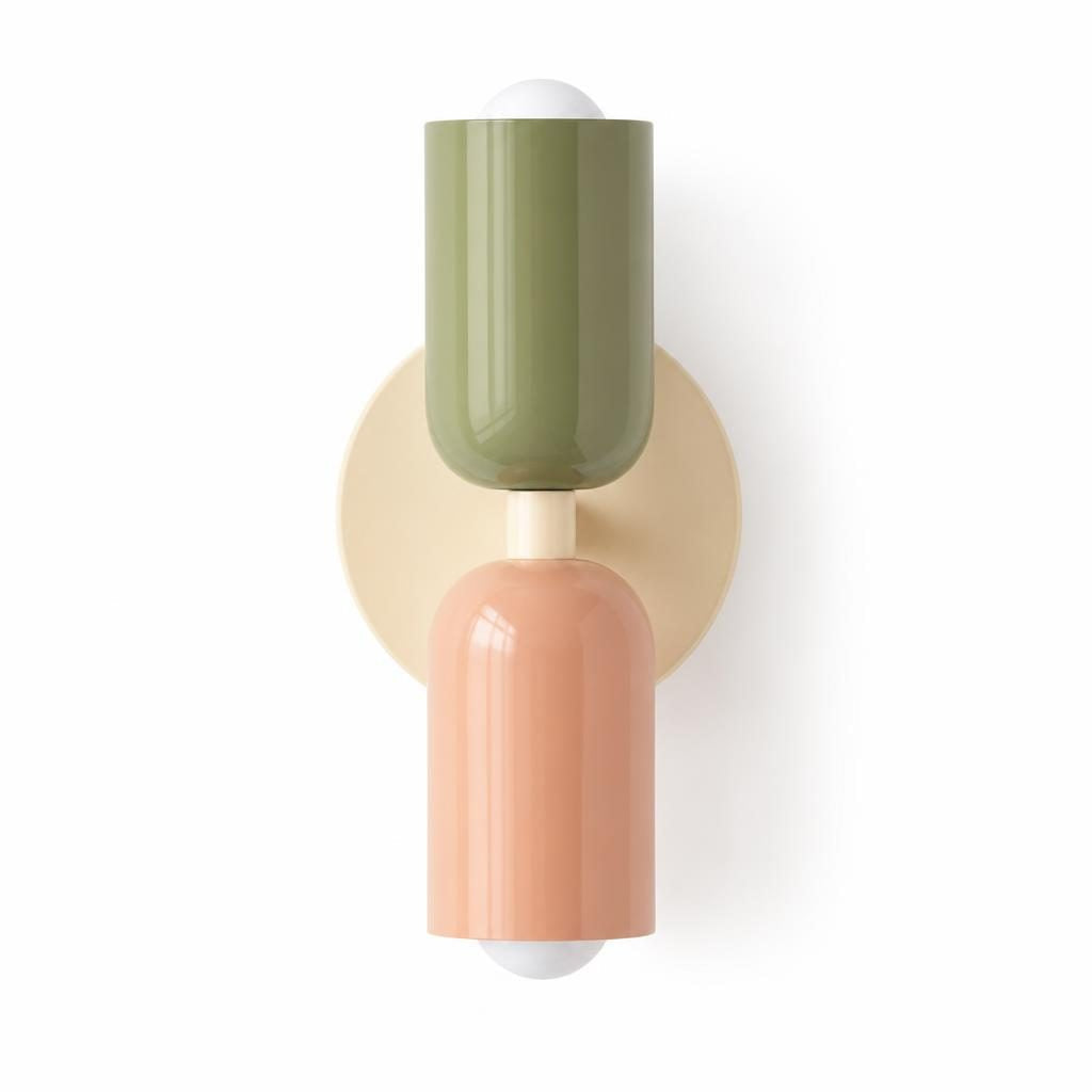 Applique murale Duo, platine crème et cylindres laqués vert et rose, sur fond blanc