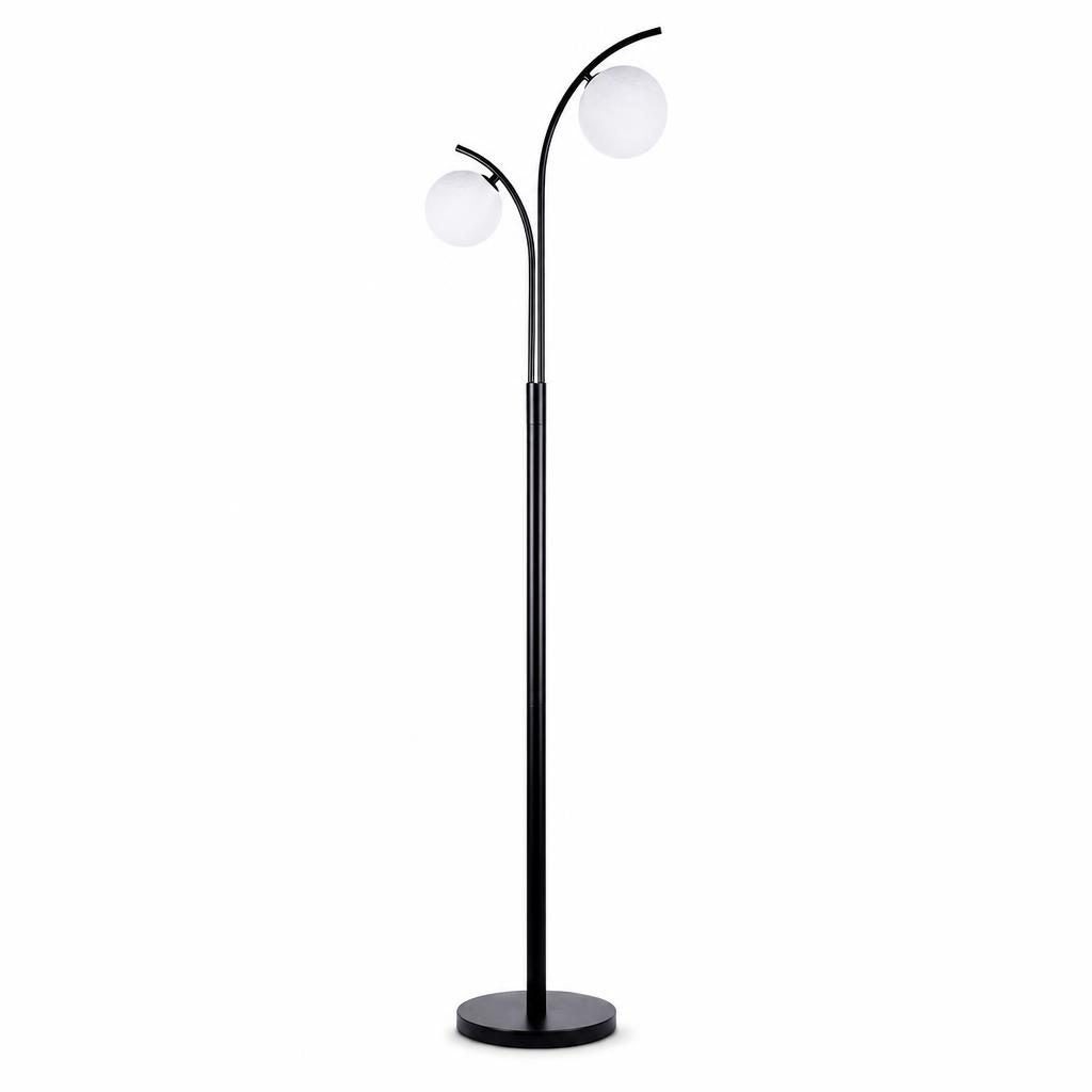 Lampadaire Futaba en métal noir avec deux globes en verre opalin, sur fond blanc