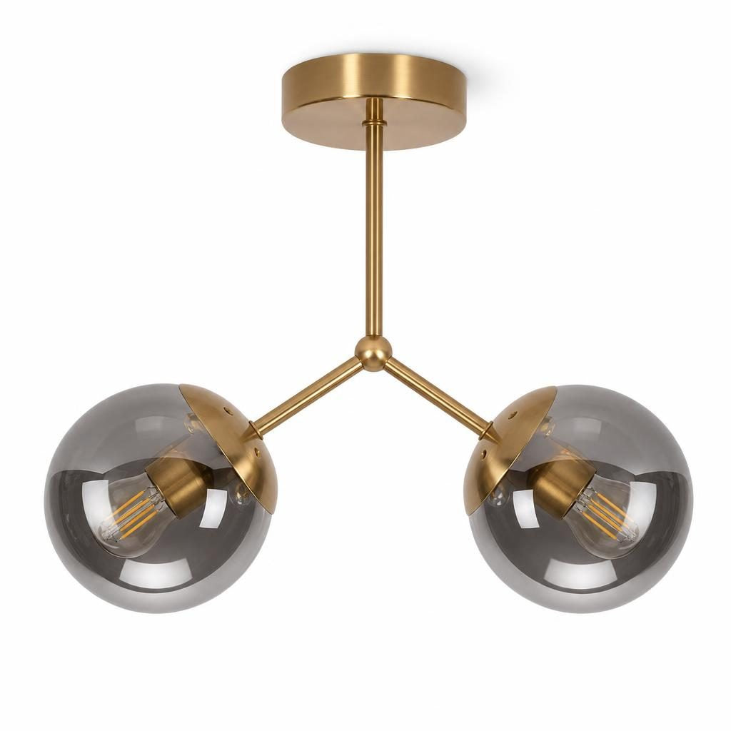 Plafonnier Futago, structure dorée et deux globes en verre fumé, sur fond blanc